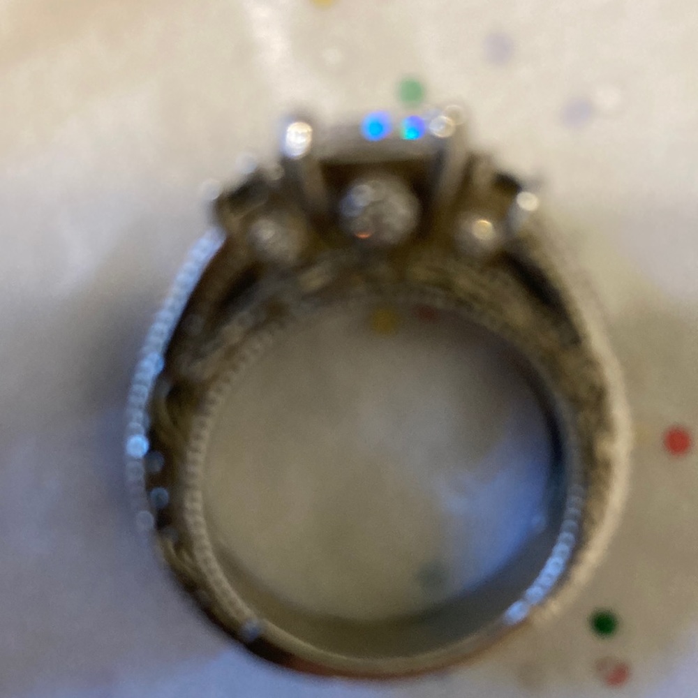 Fashion ring